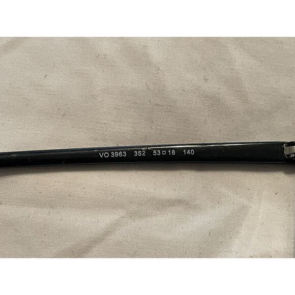 Authentic Women’s Vogue Eyeglass Frame VO 3963 352 53-18-140 Black KN22 - Picture 6 of 7